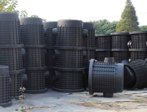 室內的排水管如何接入塑料檢查井？