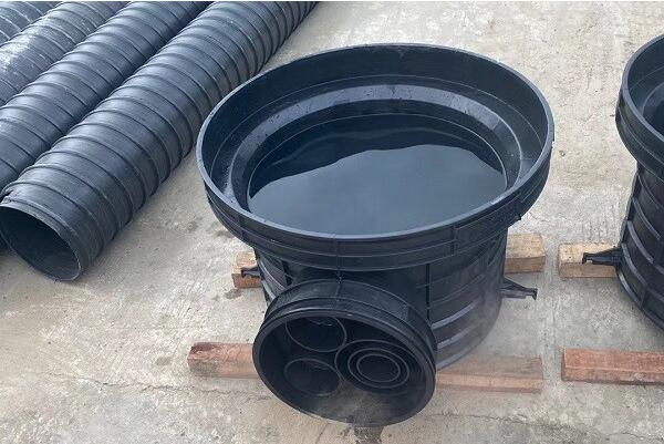 室內(nèi)排水管如何接入塑料檢查井？